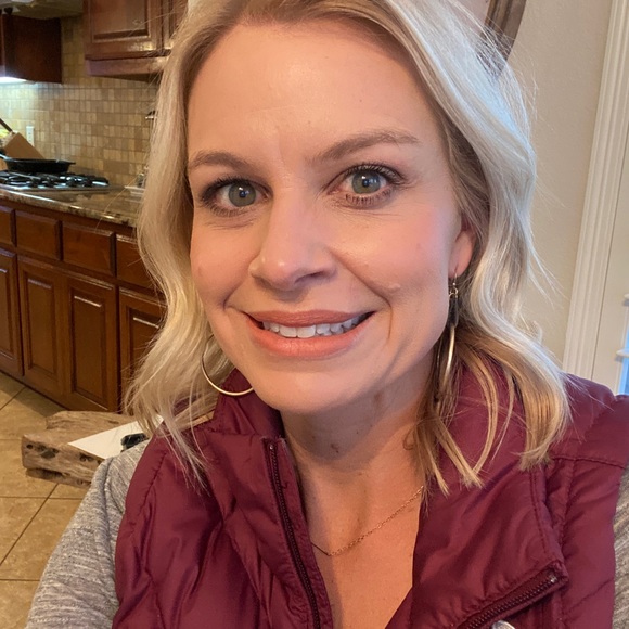 Meet your Posher, Staci - Picture 1 of 1